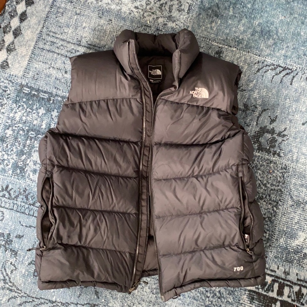 Men’s North Face down vest - perfect condition